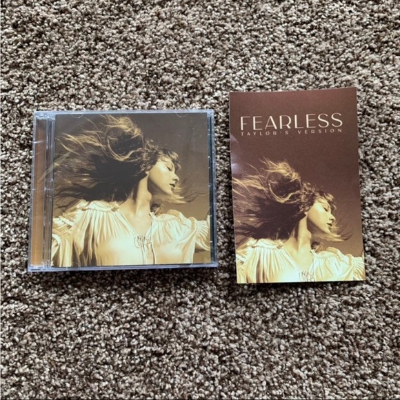 NEW Taylor Swift Fearless (Taylor’s Version) CD & Promo Card - Picture 1 of 4